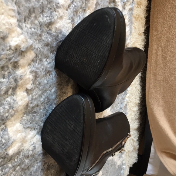 Forever21 heeled ankle booties, faux leather - Picture 4 of 6